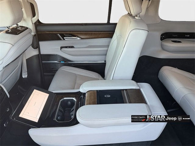 Used 2022 Jeep Grand Wagoneer Series II w/ Convenience Group III image 14