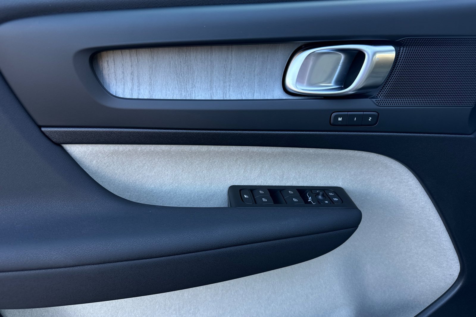 New 2026 Volvo XC40 B5 Plus w/ Protection Package Premier image 10