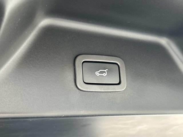 Used 2017 Land Rover Range Rover Supercharged AWD/4WD image 23