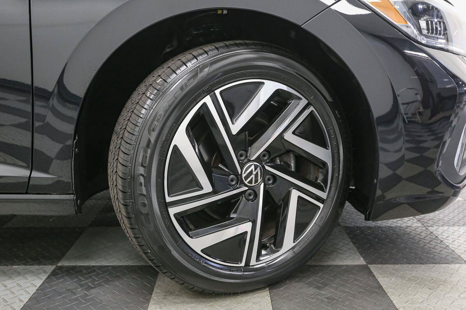 Certified 2023 Volkswagen Jetta SEL FWD image 16