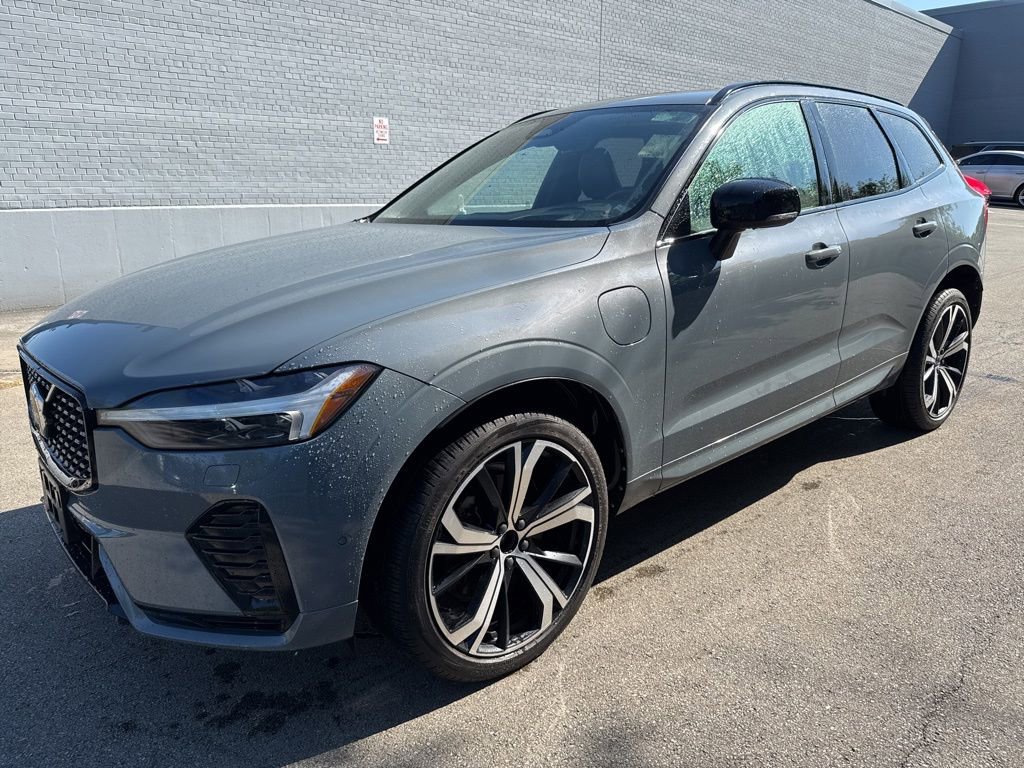 Used 2024 Volvo XC60 T8 Ultimate w/ Protection Package Premier AWD/4WD video 1
