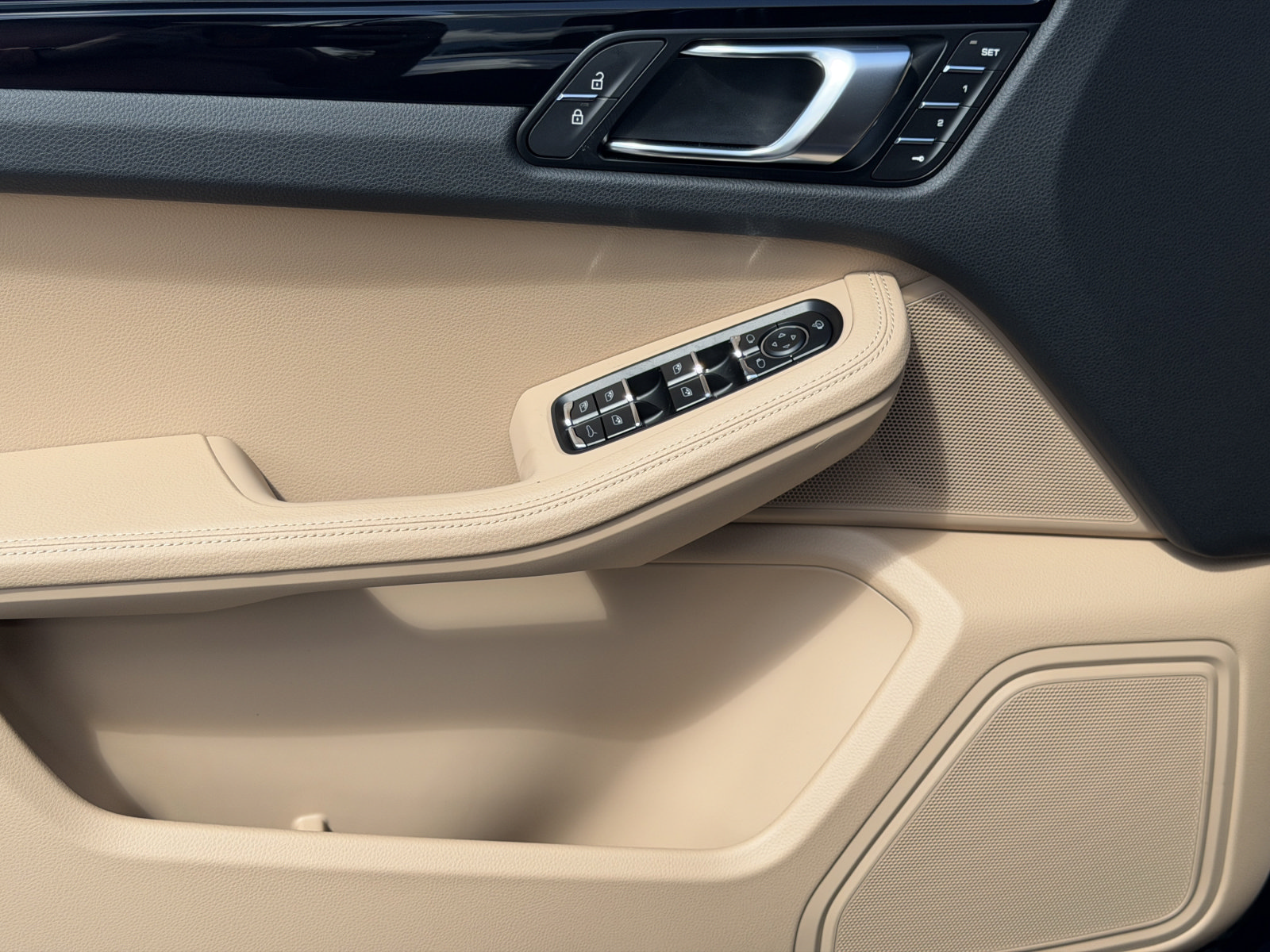 New 2026 Porsche Macan AWD/4WD image 19