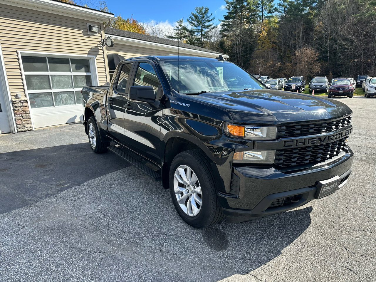 Used 2021 Chevrolet Silverado 1500 Custom image 3