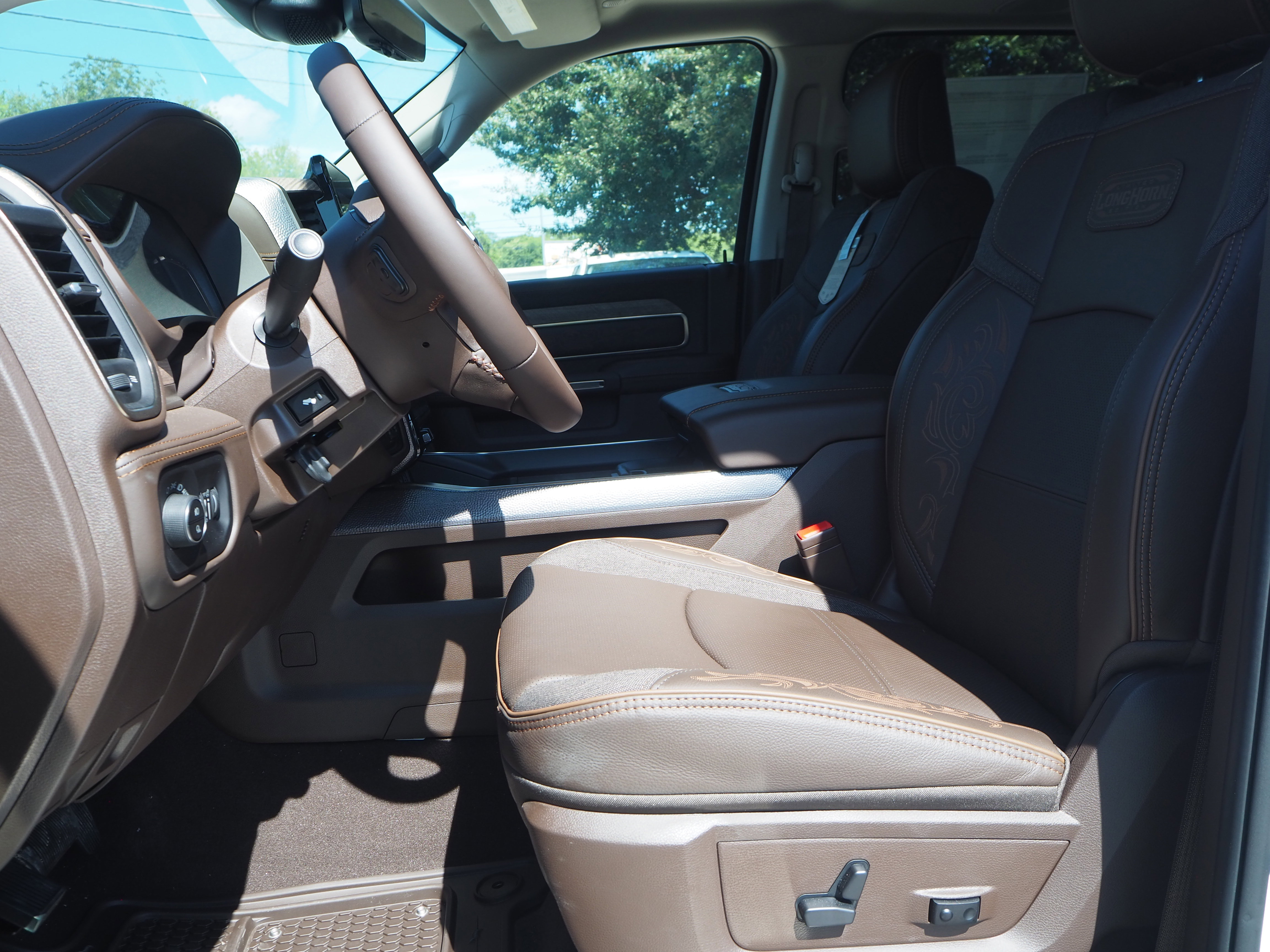 New 2025 RAM 3500 Longhorn image 12