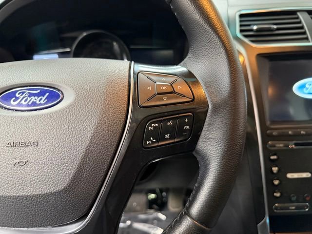 Used 2017 Ford Explorer Limited w/ Equipment Group 301A AWD/4WD image 16