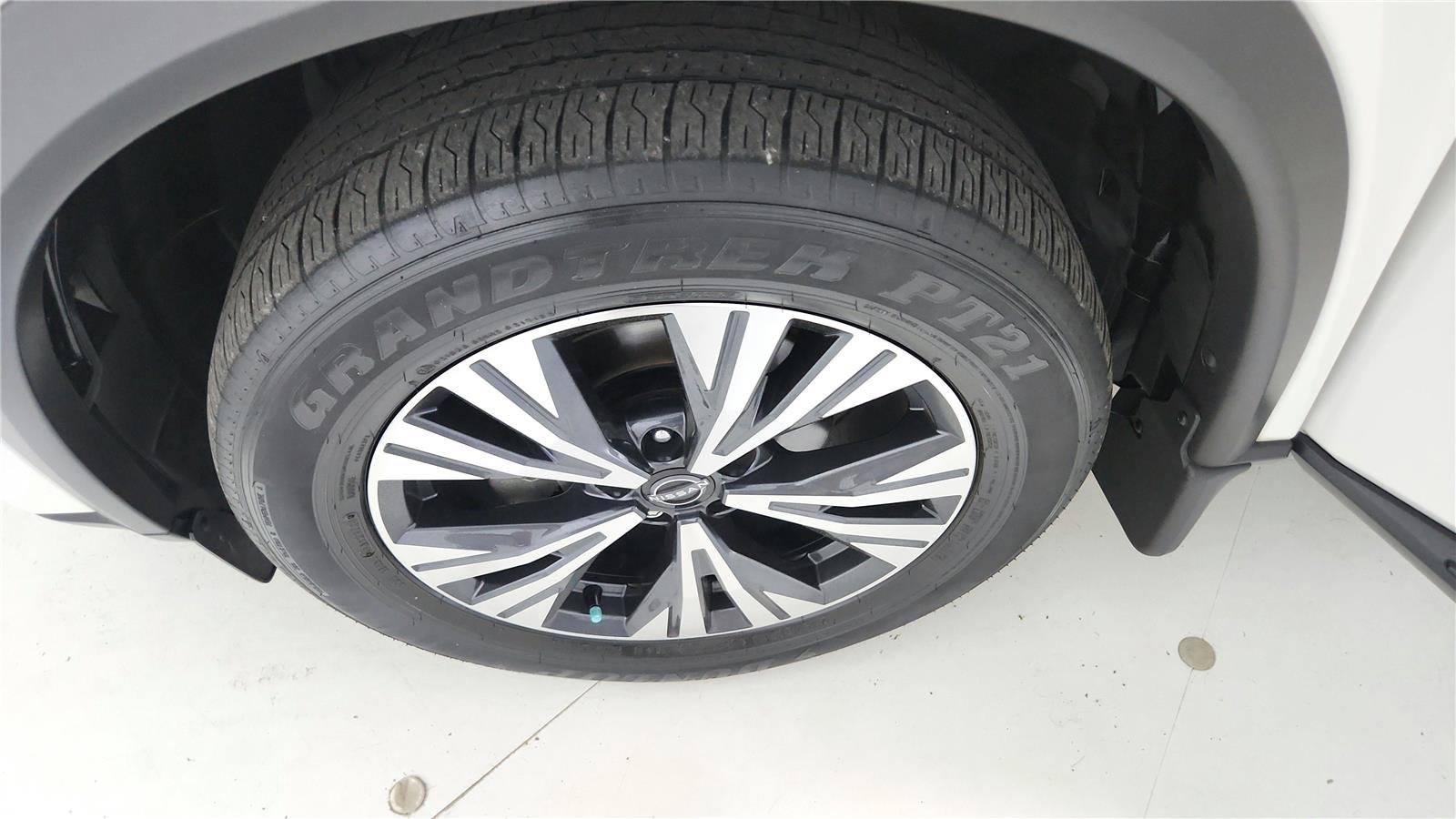 Used 2023 Nissan Rogue SV FWD image 30