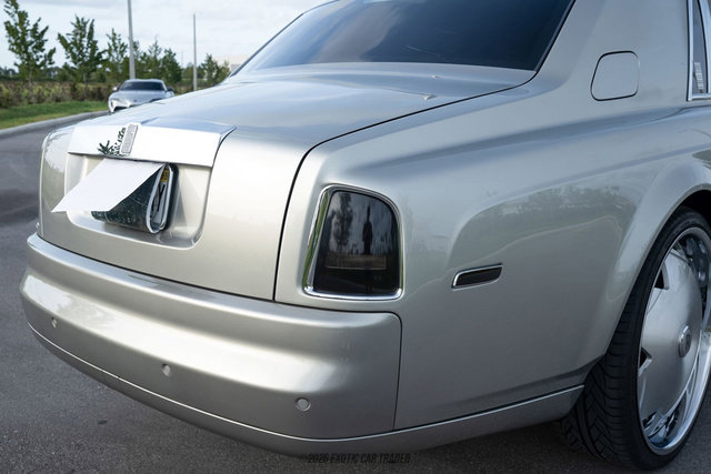 Used 2005 Rolls-Royce Phantom Sedan RWD image 68