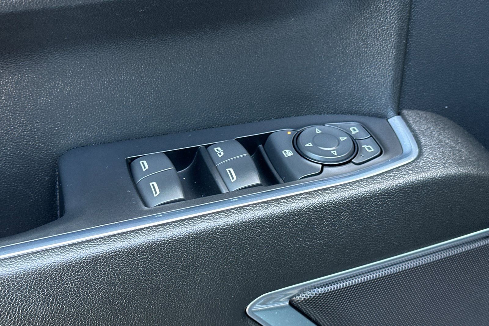 Used 2024 Chevrolet Silverado 1500 LT w/ Convenience Package II image 12