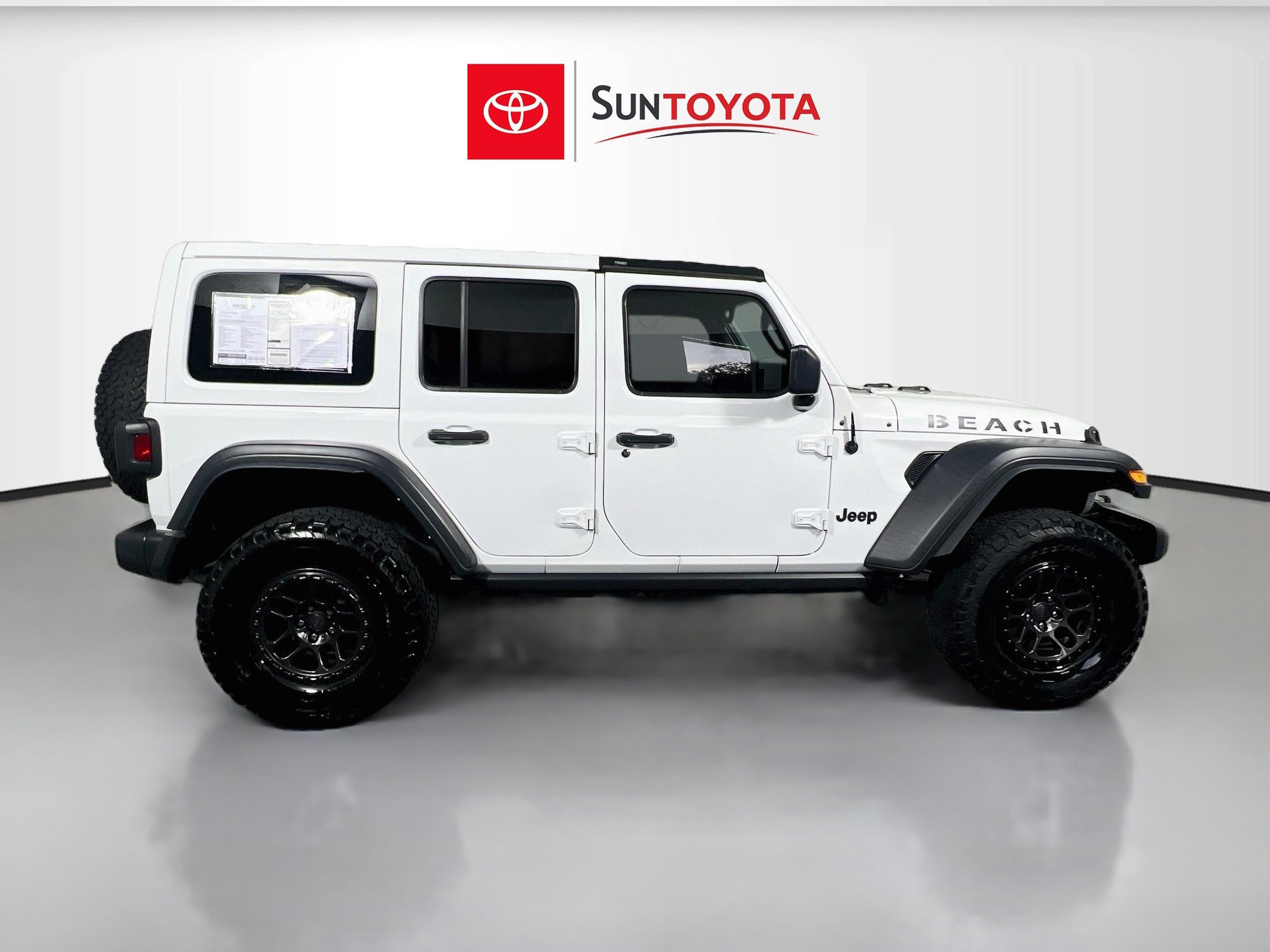 Used 2022 Jeep Wrangler Unlimited Sport w/ Xtreme Recon 35" Tire Package AWD/4WD image 2