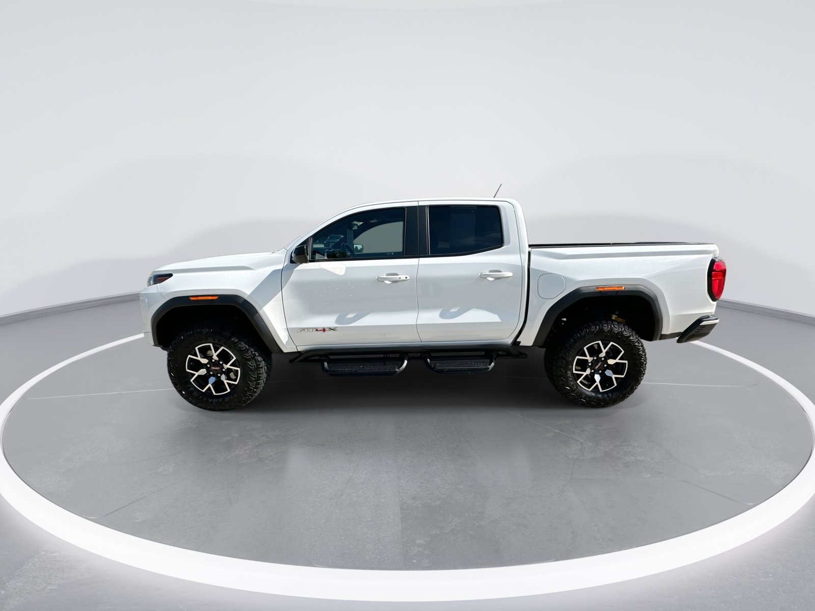 Used 2024 GMC Canyon AT4X AWD/4WD image 5