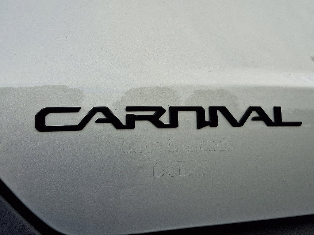 Used 2025 Kia Carnival SX w/ SX Dark Edition Package FWD image 31
