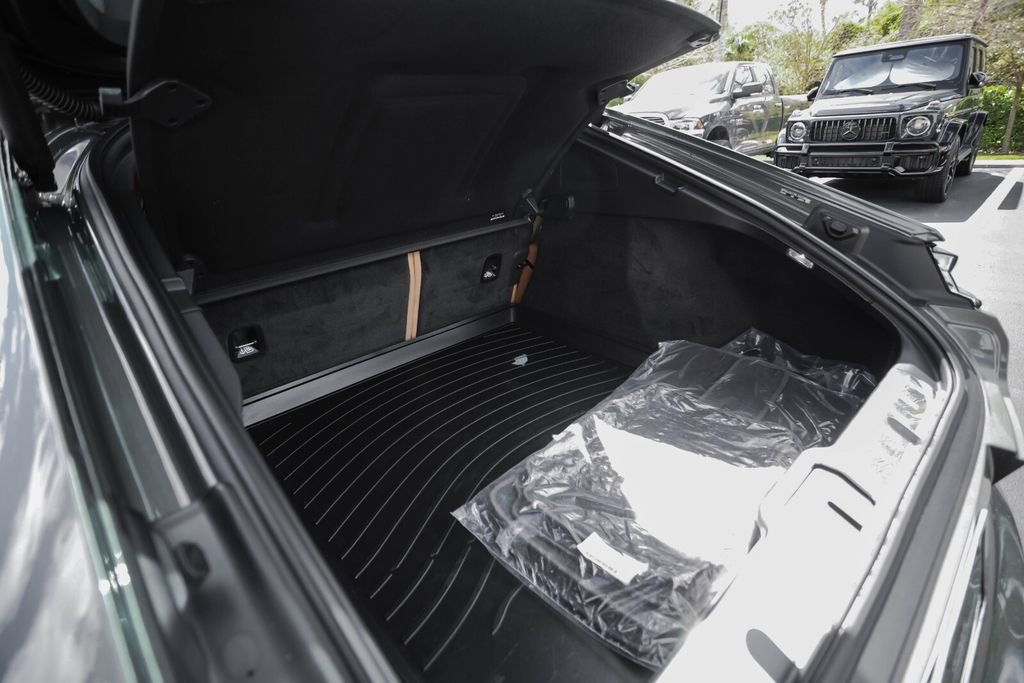 Used 2023 Porsche Panamera Platinum Edition image 18