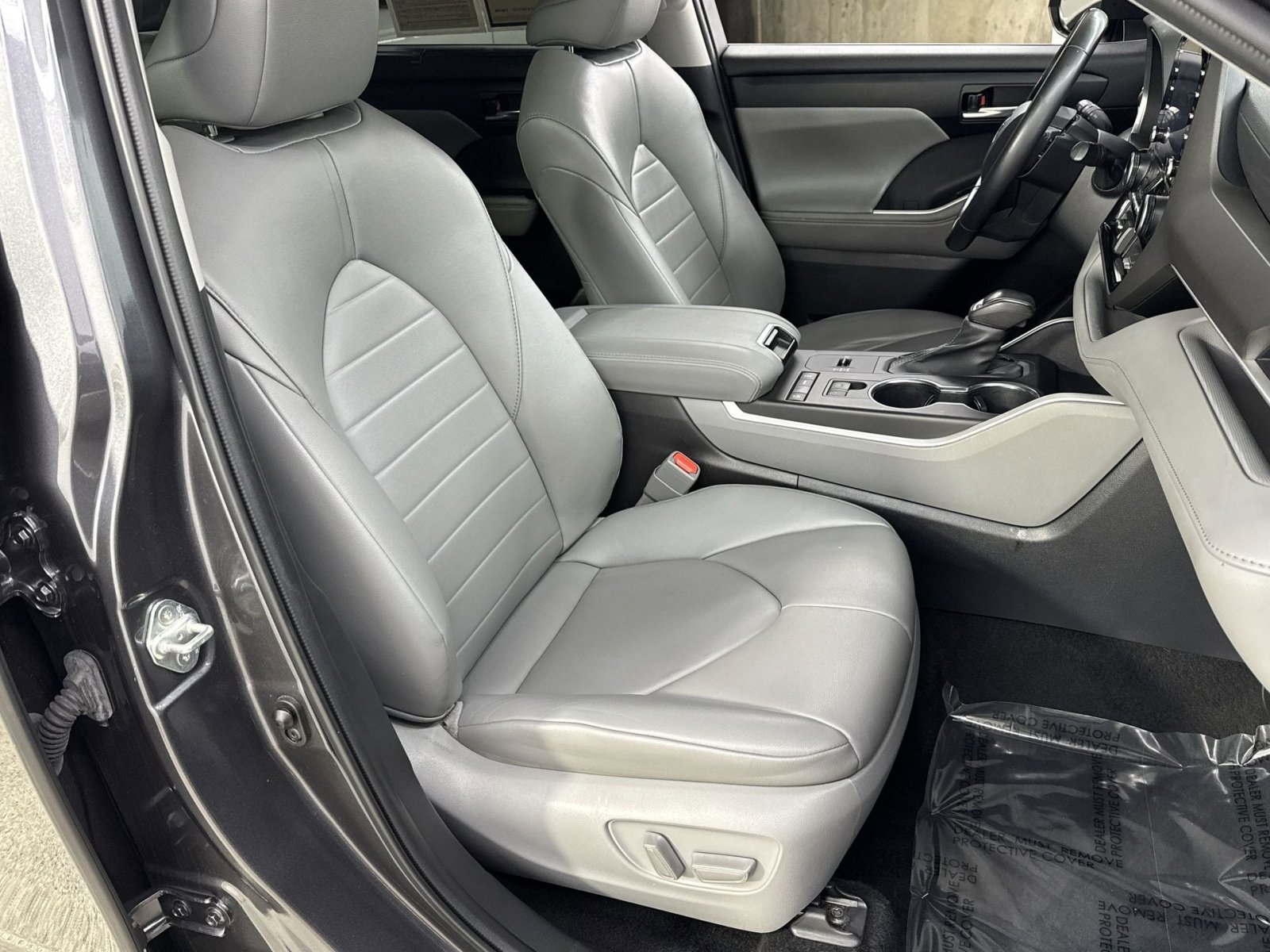 Used 2022 Toyota Highlander XLE image 33