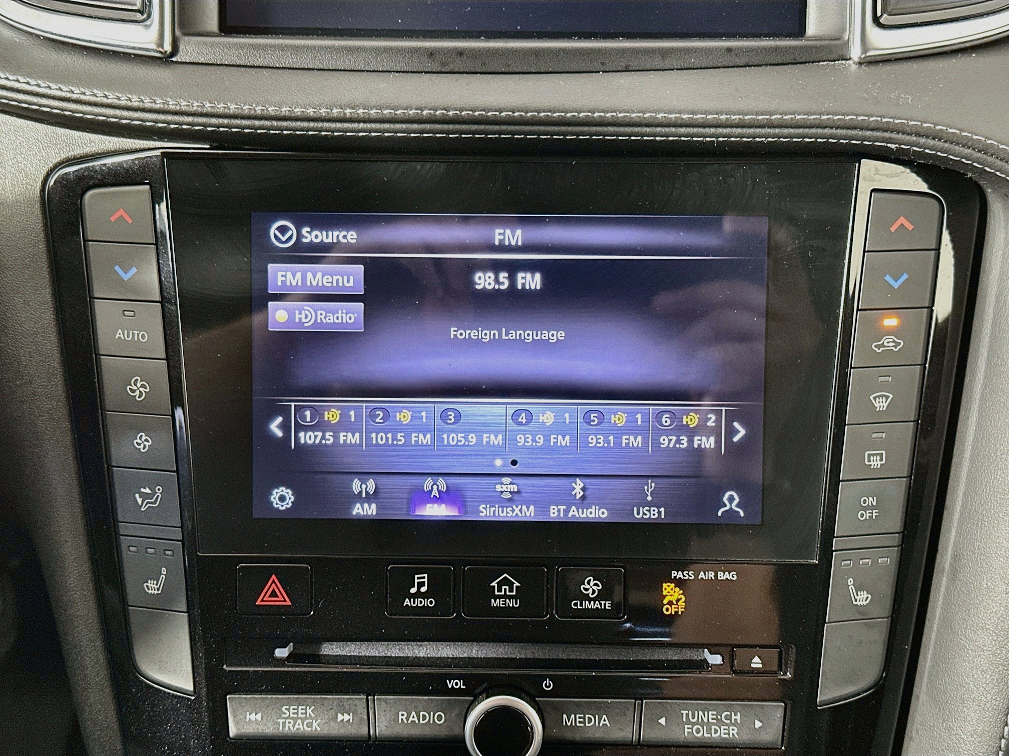 Used 2023 INFINITI QX50 Luxe w/ Accent Package FWD image 19