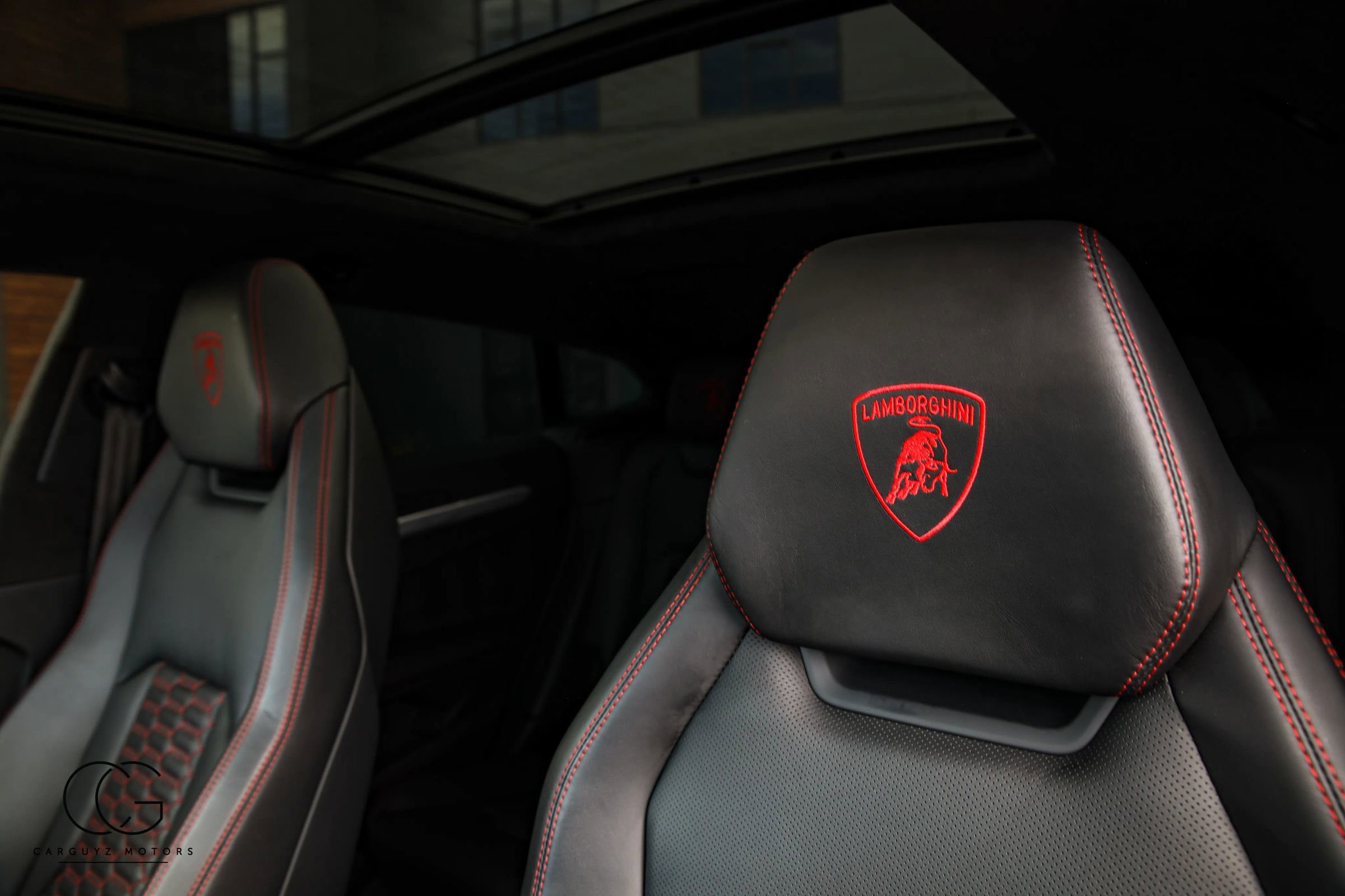 Used 2020 Lamborghini Urus AWD/4WD image 30