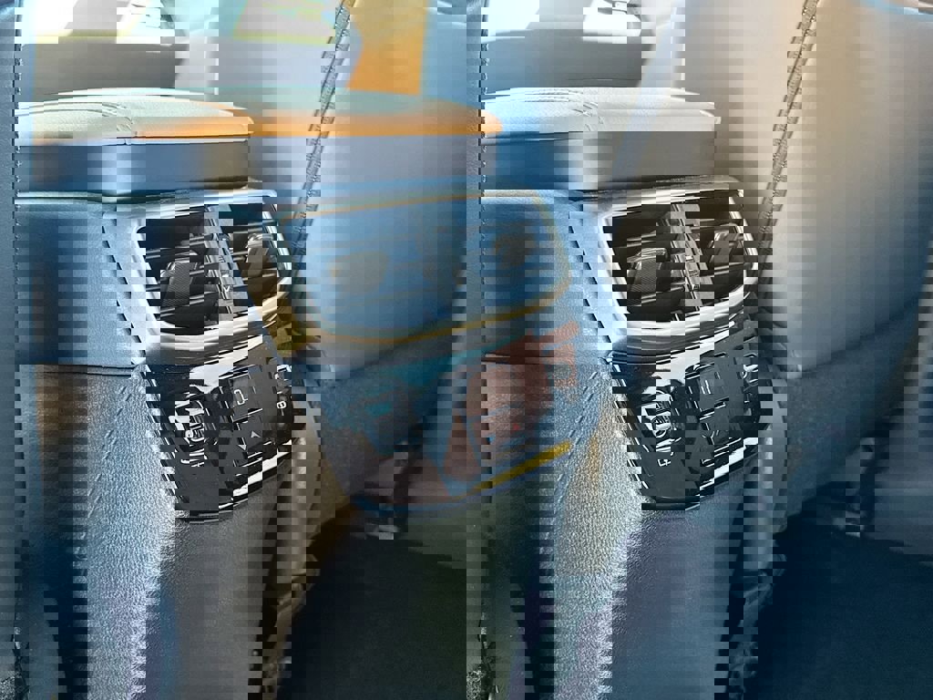 Used 2025 Lexus RX 350 FWD w/ Technology Package image 33