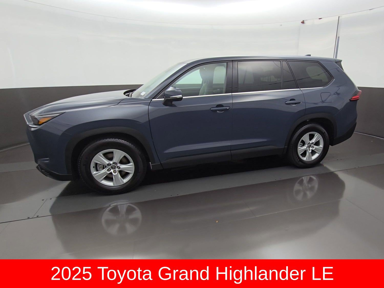 Certified 2025 Toyota Grand Highlander FWD image 4