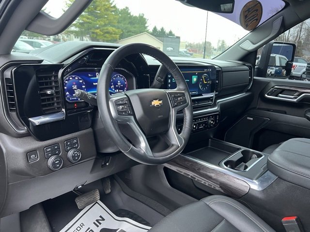 Used 2024 Chevrolet Silverado 2500 LTZ w/ LTZ Convenience Package image 3