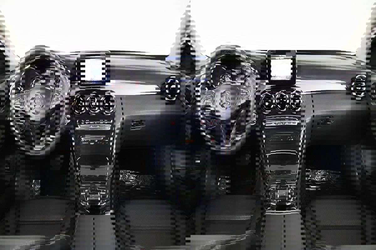 Used 2015 Mercedes-Benz C 300 Sport image 23