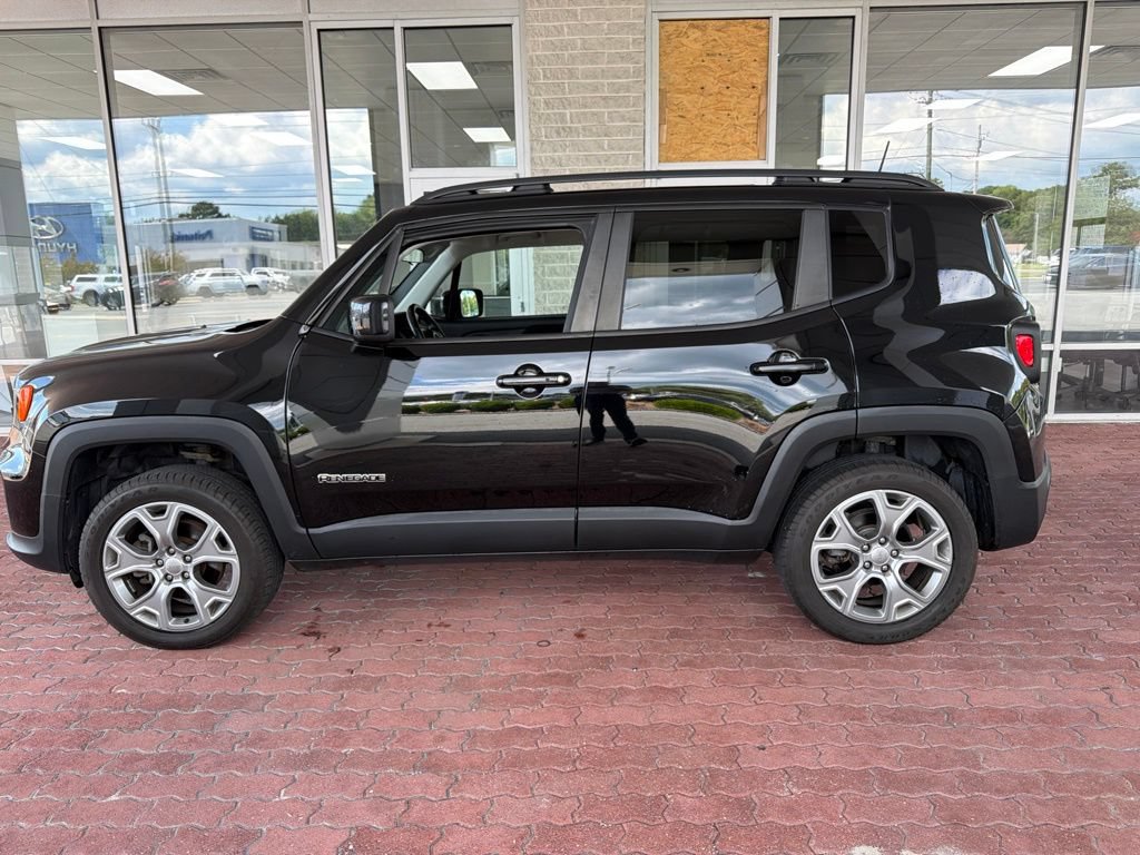 Used 2019 Jeep Renegade Latitude w/ Cold Weather Group AWD/4WD image 16