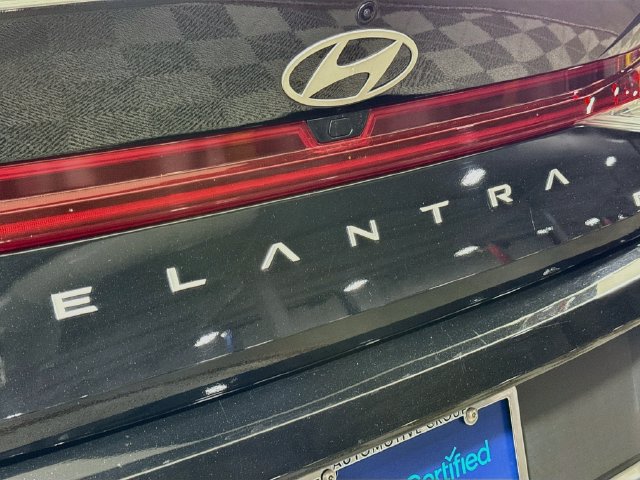 Certified 2025 Hyundai Elantra Hybrid FWD image 36