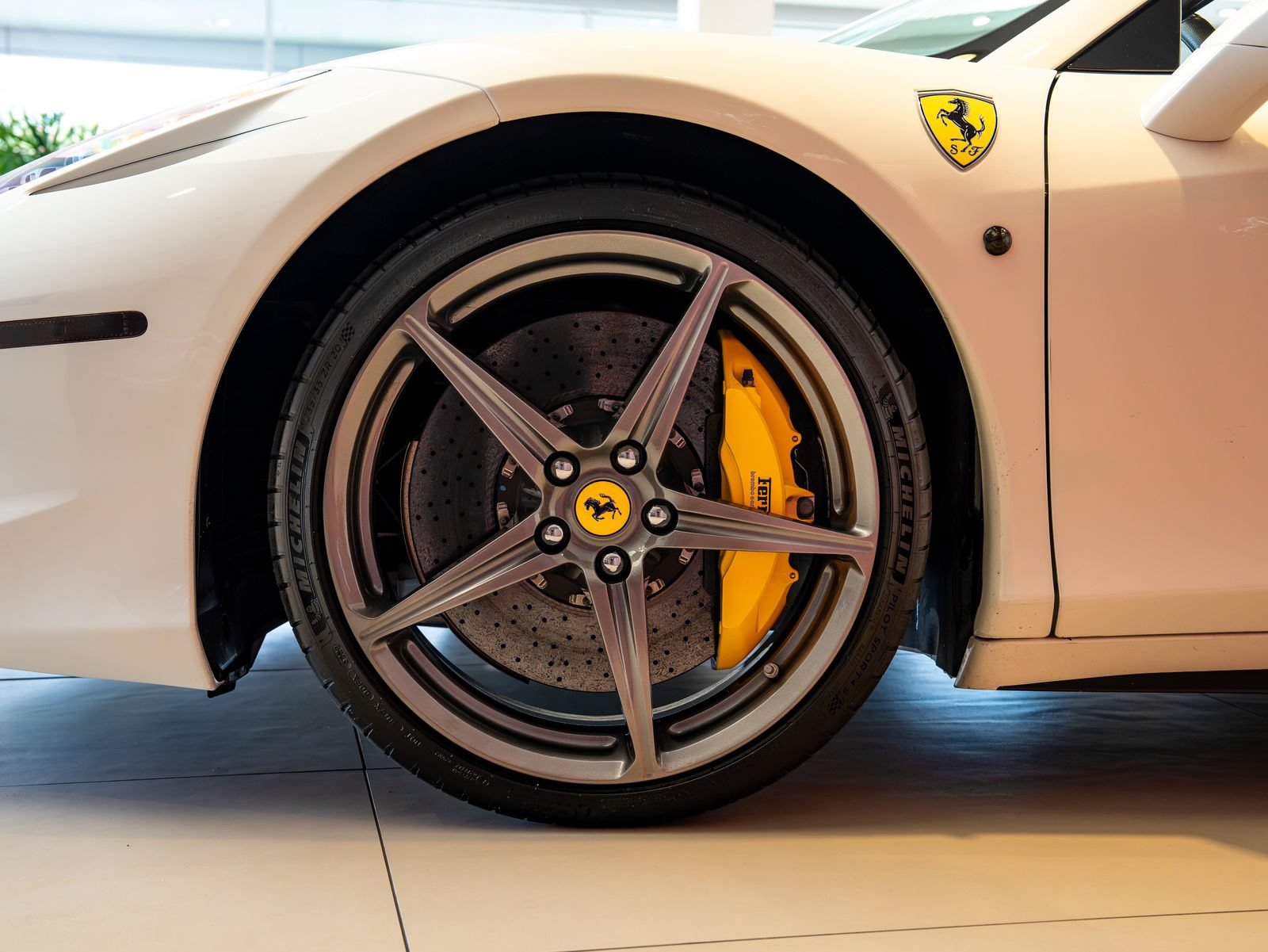 Certified 2015 Ferrari 458 Spider RWD image 3