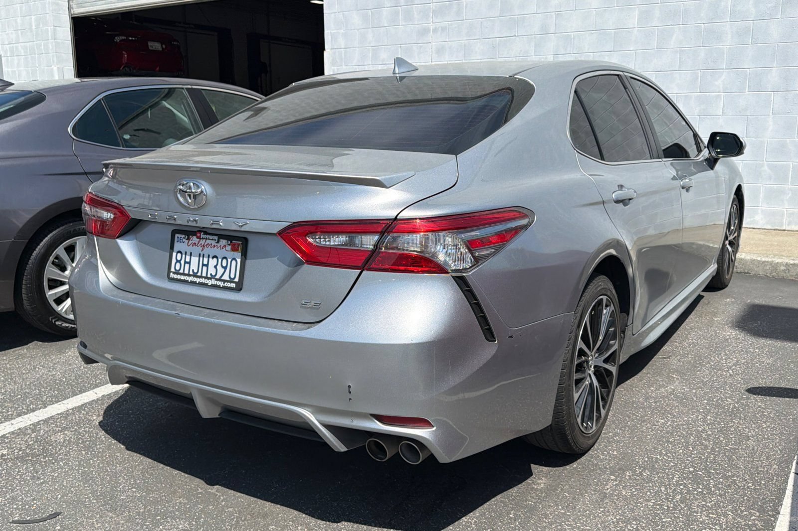 Used 2019 Toyota Camry SE FWD image 5