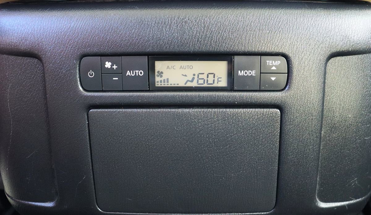 Used 2021 Nissan Armada SV w/ SV Appearance Package RWD image 35