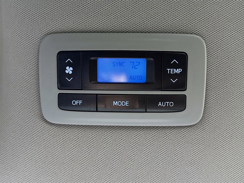 Used 2015 Toyota Sienna XLE Premium image 27