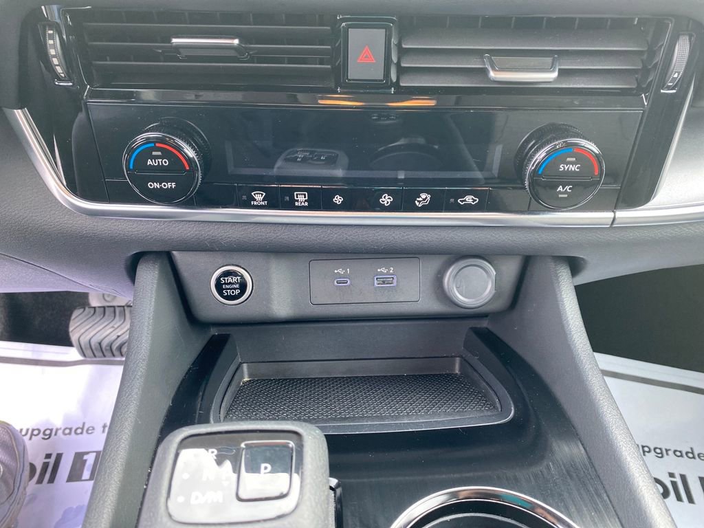 Used 2023 Nissan Rogue SV image 24