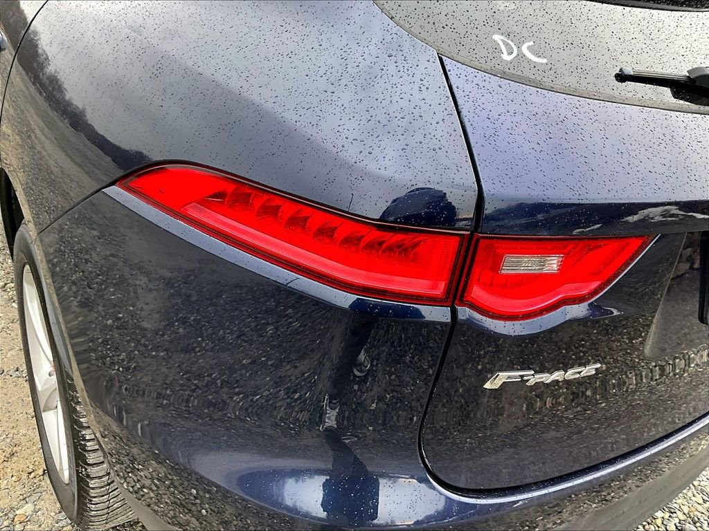 Used 2019 Jaguar F-PACE Premium image 27