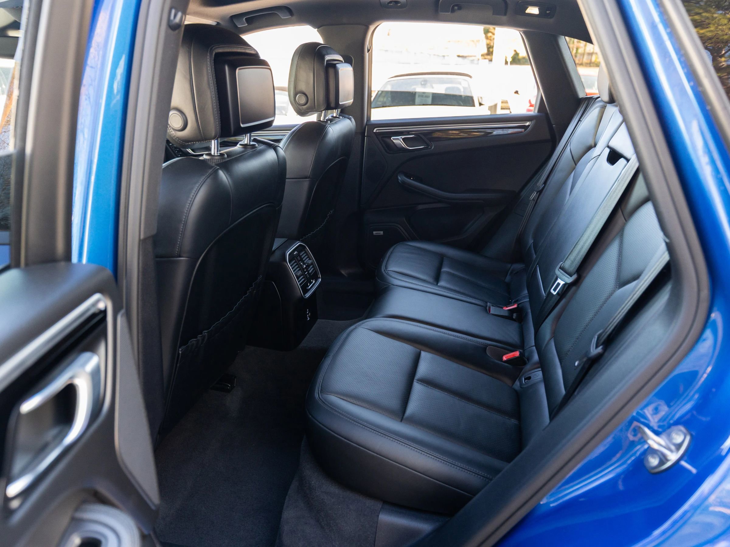 Used 2020 Porsche Macan image 24