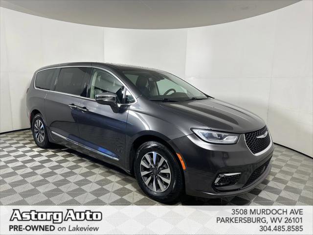 Certified 2022 Chrysler Pacifica Limited