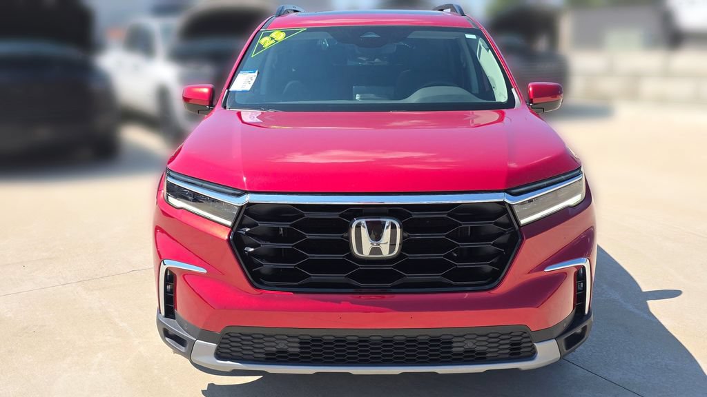 Certified 2025 Honda Pilot Touring image 8