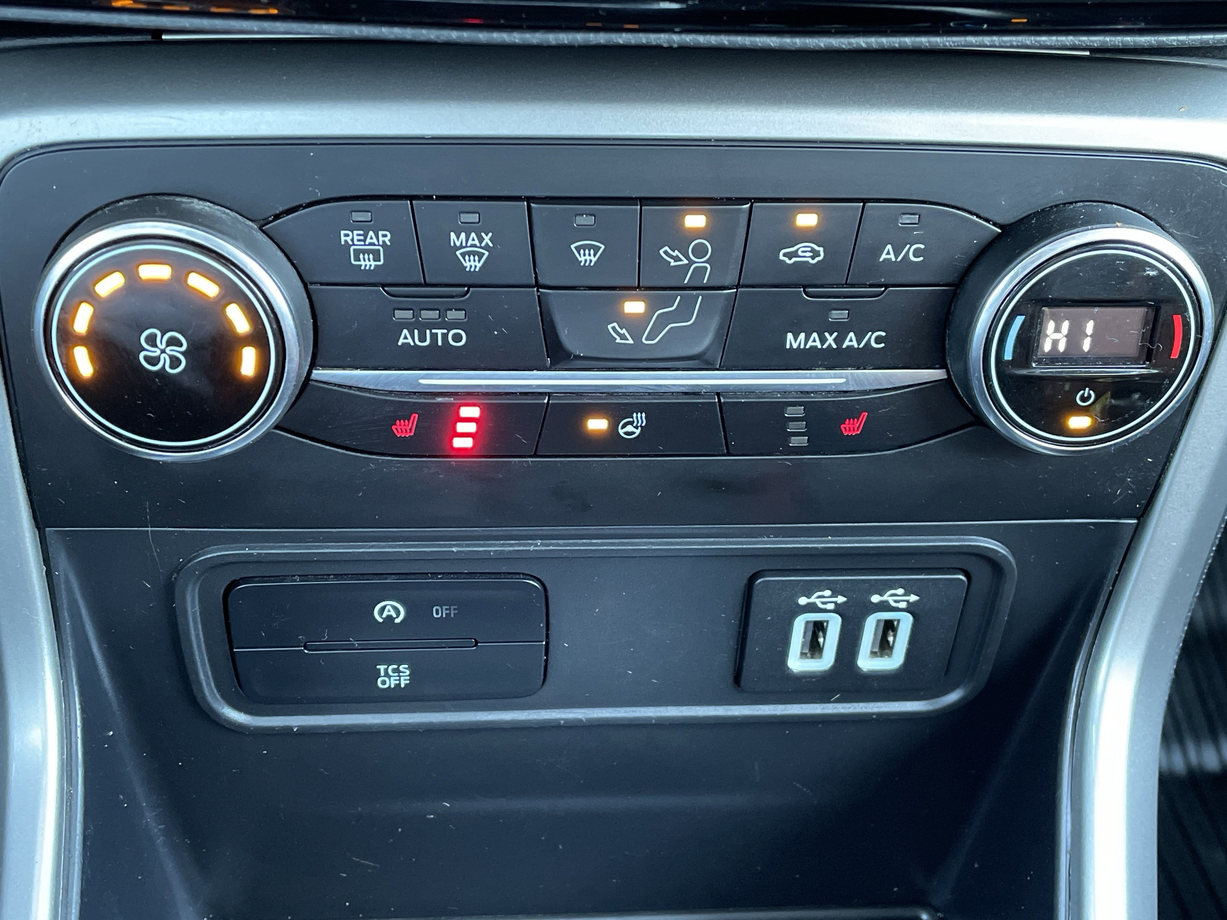 Used 2020 Ford EcoSport Titanium image 28