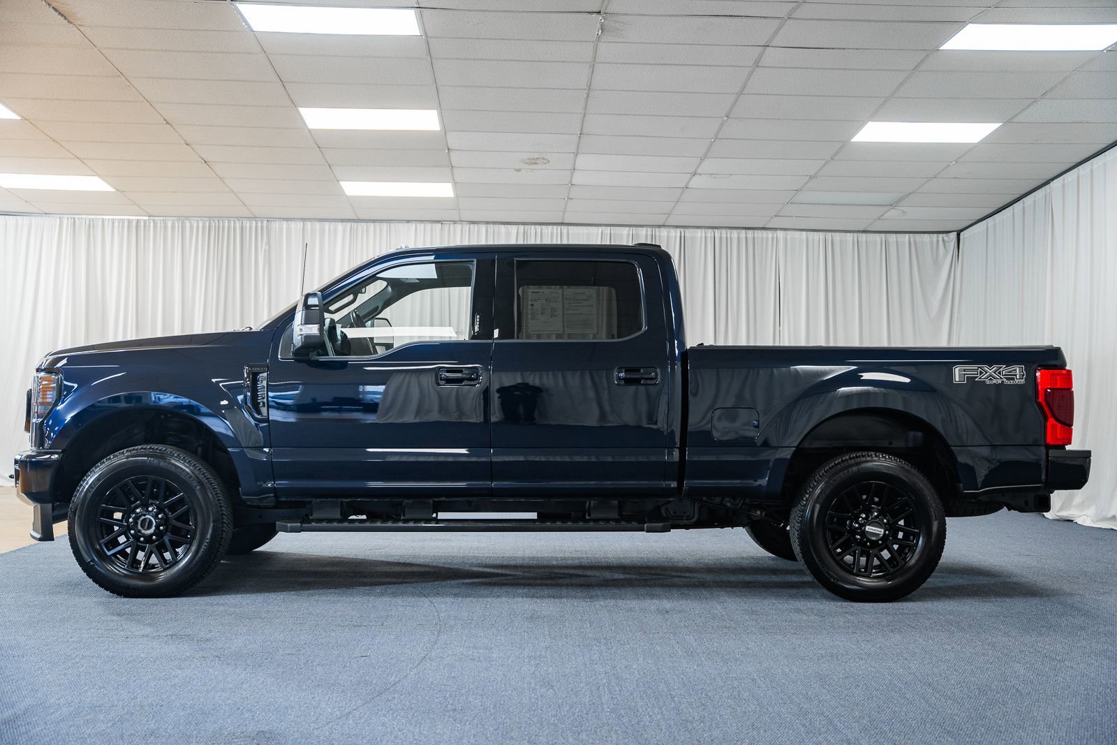 Used 2022 Ford F250 Lariat w/ Black Appearance Pkg image 5