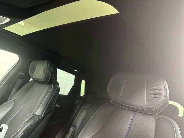 Used 2023 Cadillac Lyriq AWD image 12