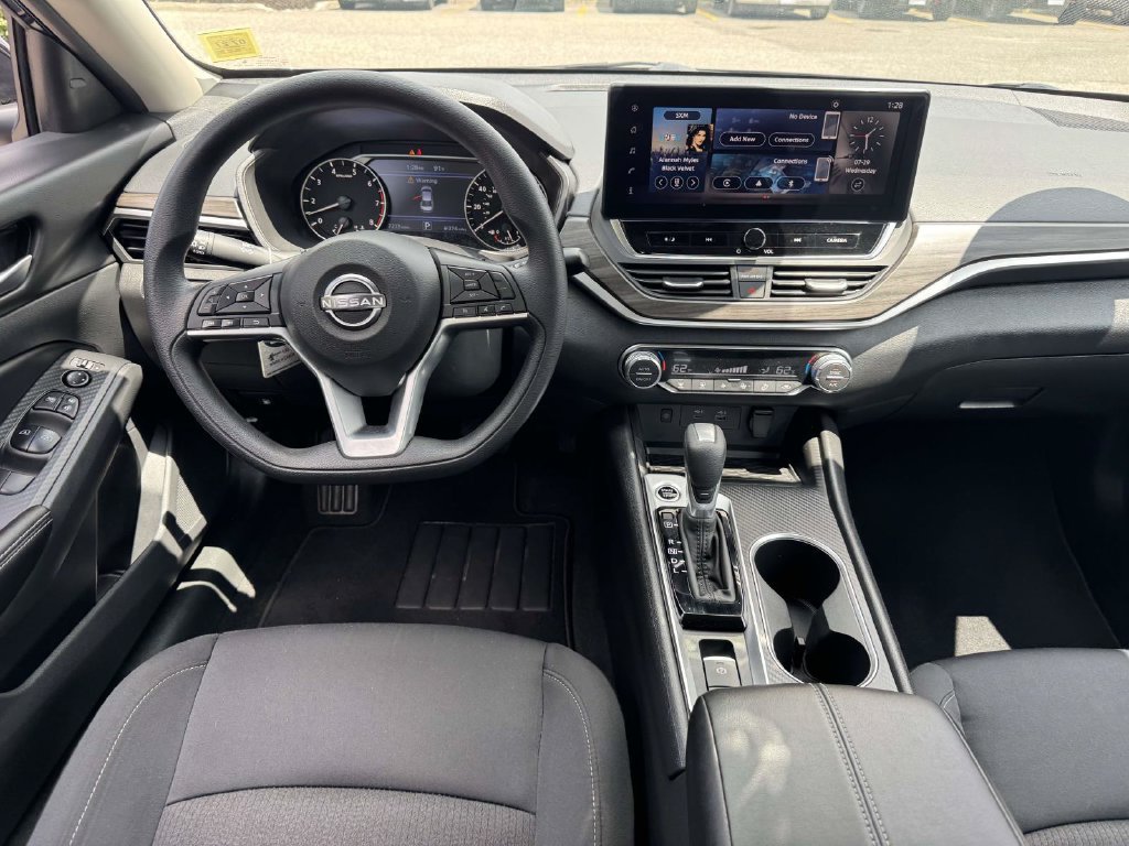 Certified 2025 Nissan Altima 2.5 SV w/ SV Special Edition Package AWD/4WD image 14