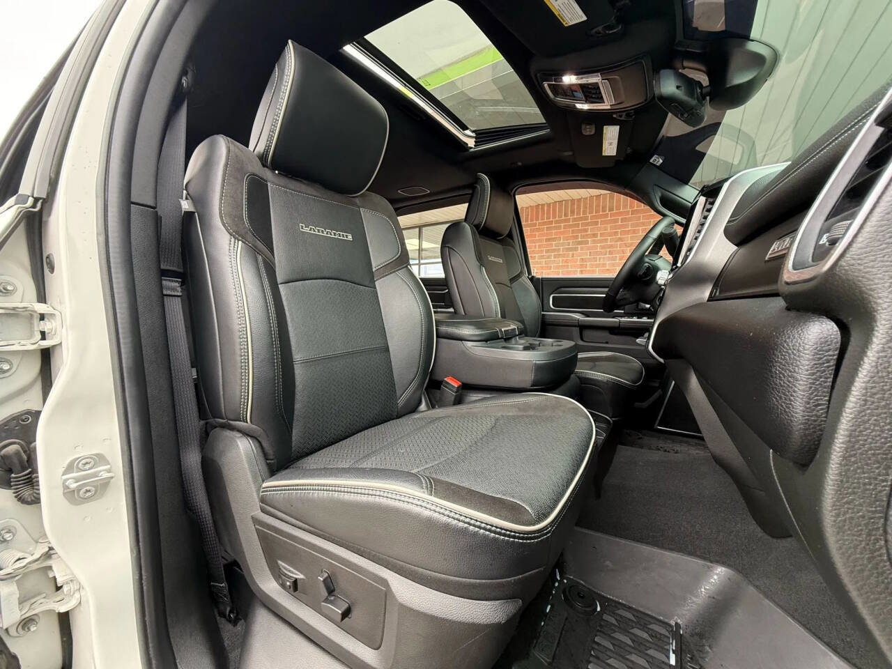 Used 2024 RAM 3500 Laramie w/ Night Edition image 34