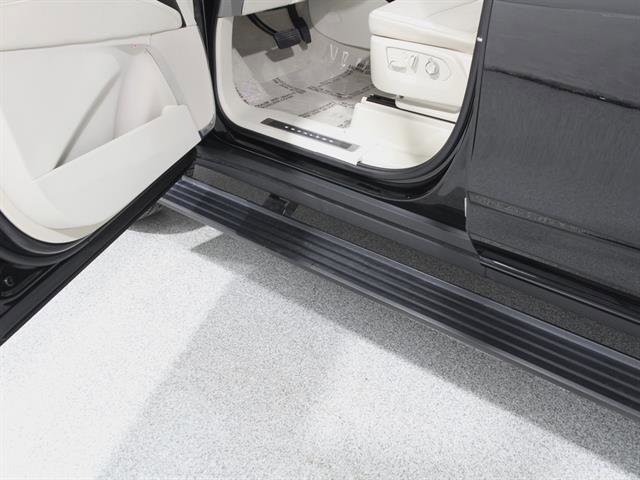 Certified 2025 Cadillac Escalade ESV Sport Platinum image 4