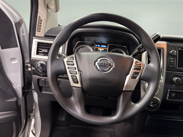 Used 2019 Nissan Titan SV AWD/4WD image 17