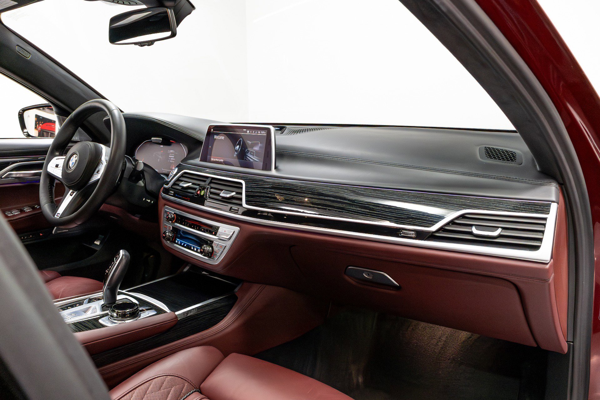 Used 2020 BMW 750i xDrive w/ Executive Package image 19