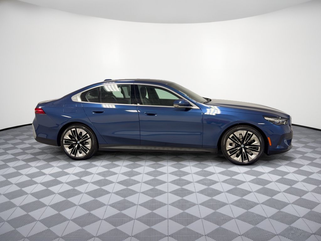 Certified 2026 BMW 530i RWD image 8