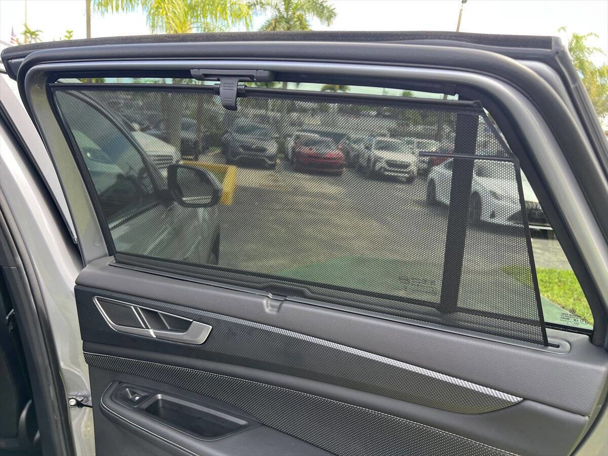Used 2024 Volkswagen Atlas Cross Sport SEL R-Line image 16