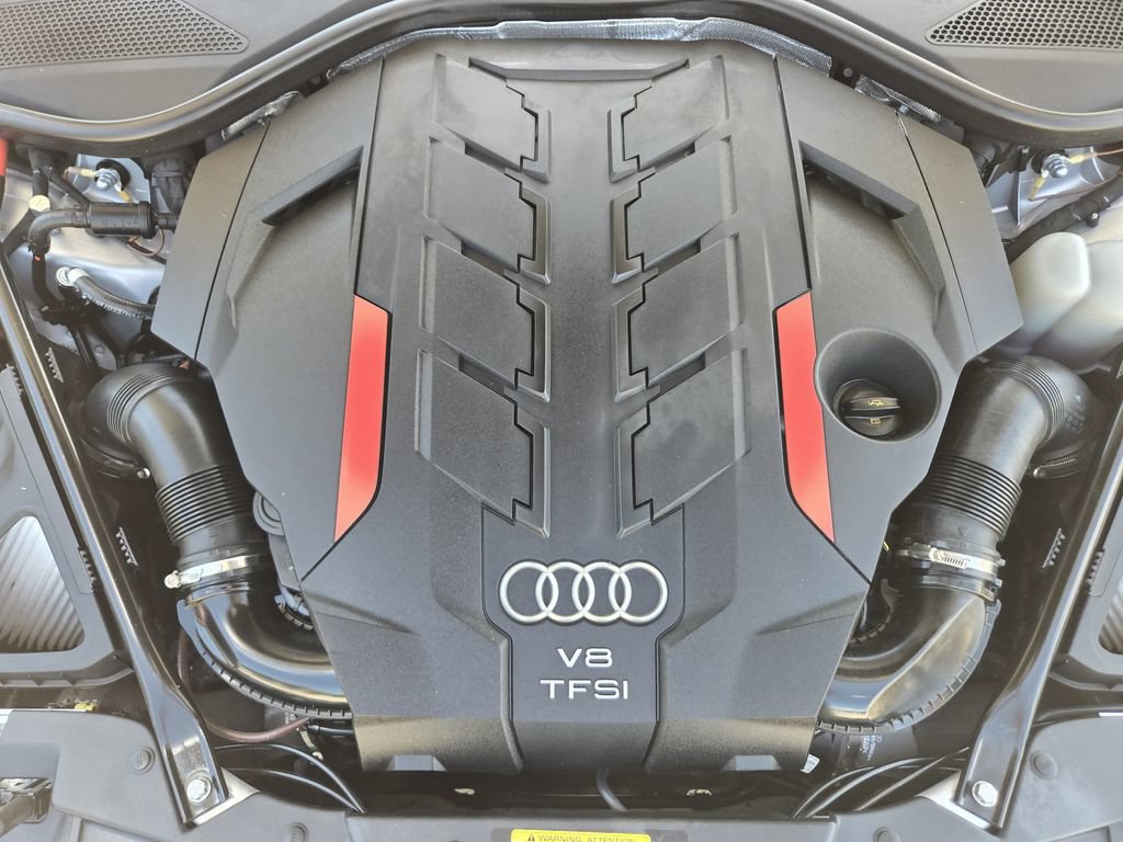 Used 2022 Audi S8 w/ S8 Comfort Plus Package AWD/4WD image 28