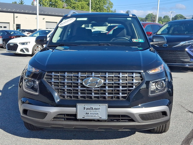 Certified 2025 Hyundai Venue SEL FWD image 2