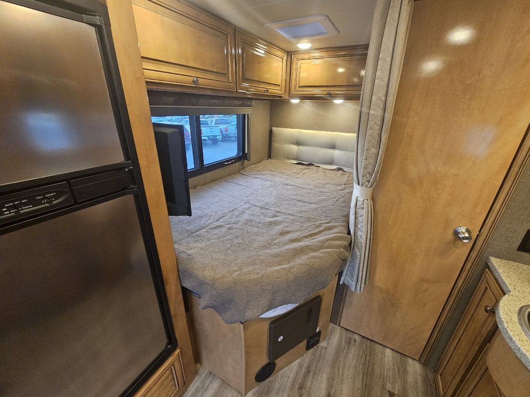 Used 2017 Mercedes-Benz Sprinter 3500 image 31