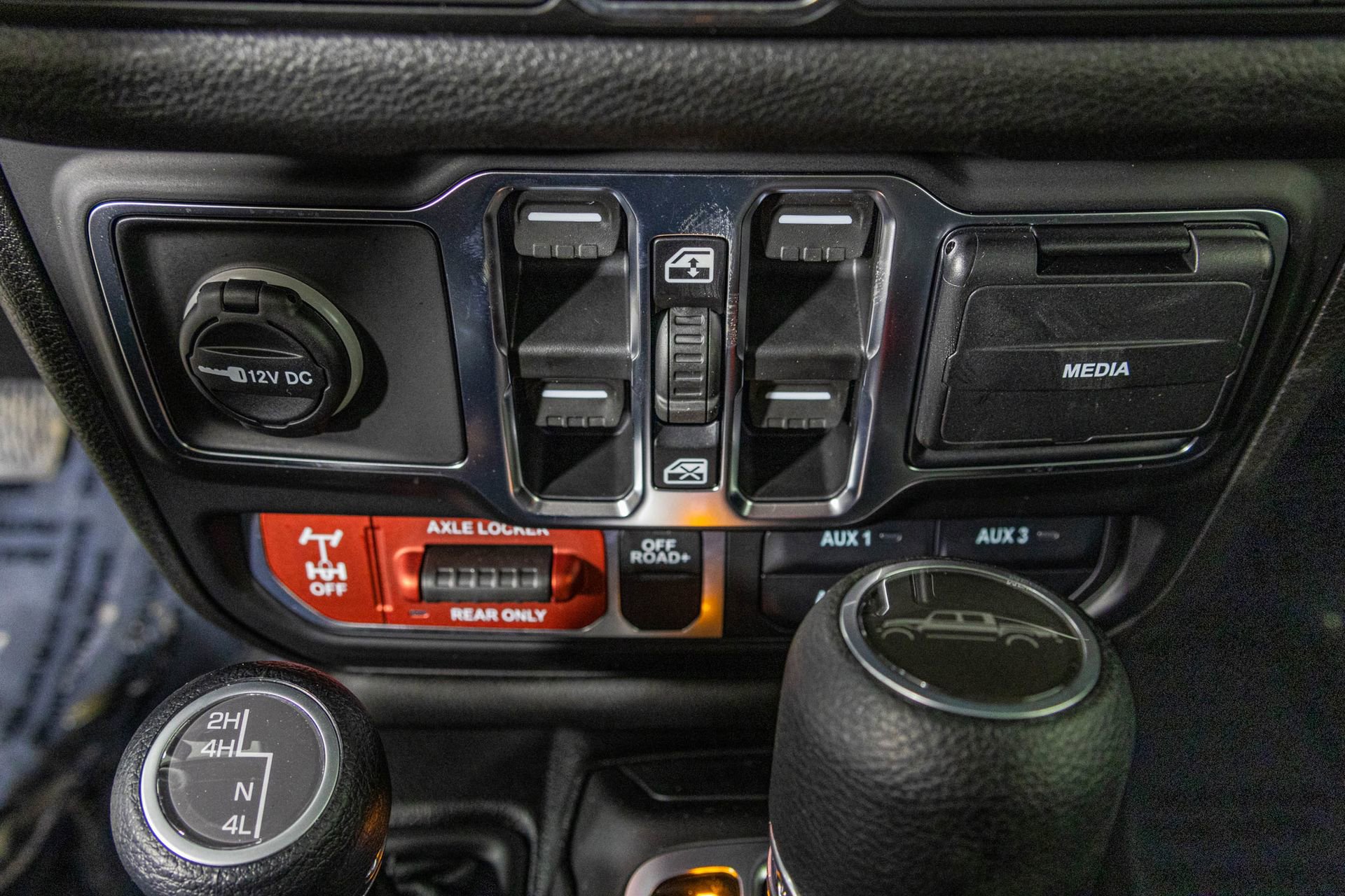 New 2026 Jeep Gladiator Sport AWD/4WD image 27