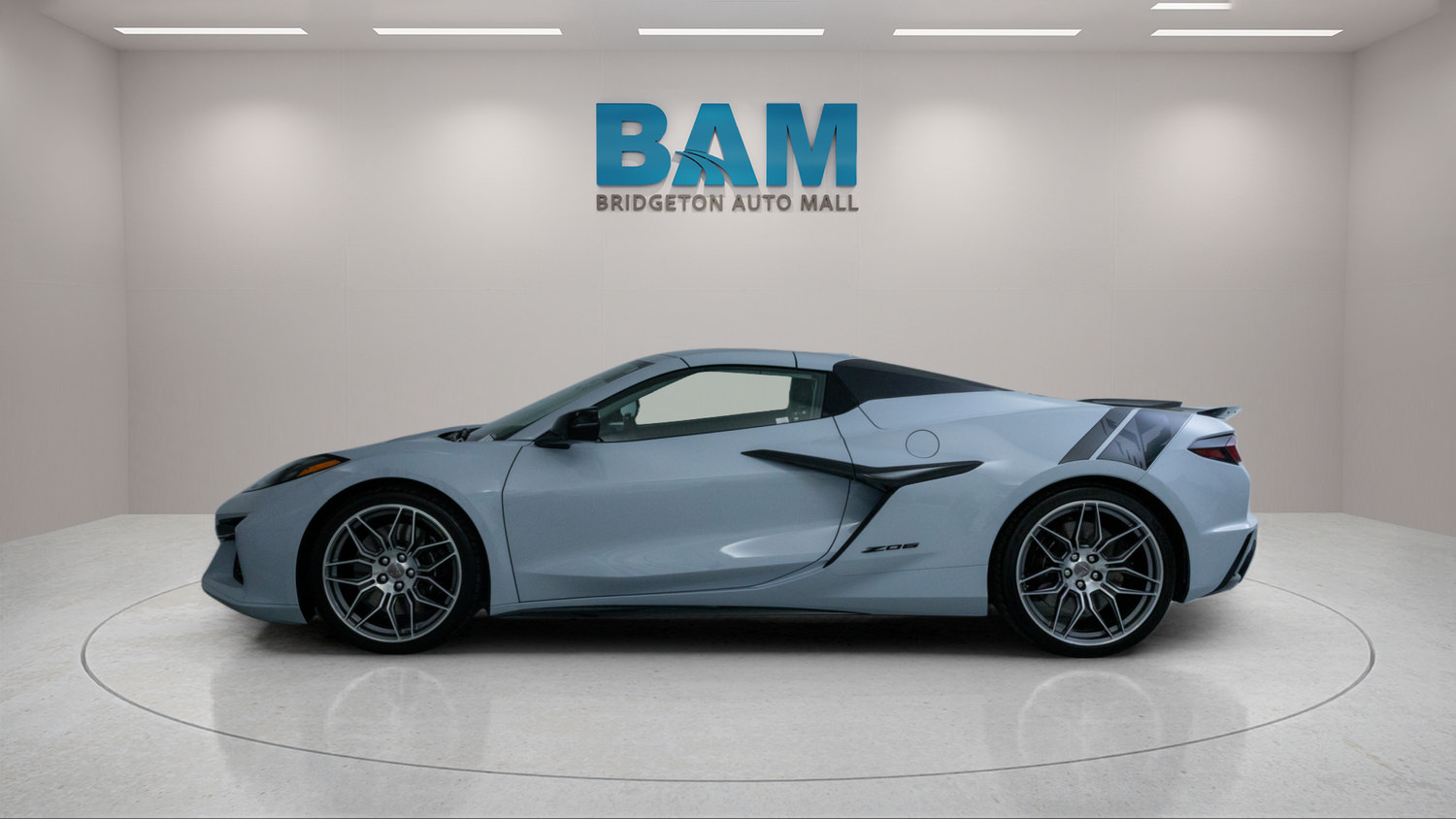 Used 2024 Chevrolet Corvette Z06 RWD image 4