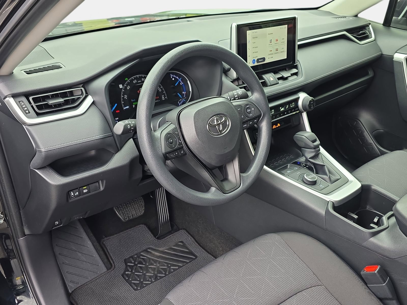 Used 2024 Toyota RAV4 XLE AWD/4WD image 15